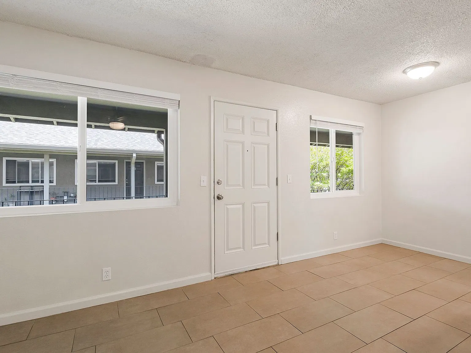 Jack Scott Apartments — Photo 4