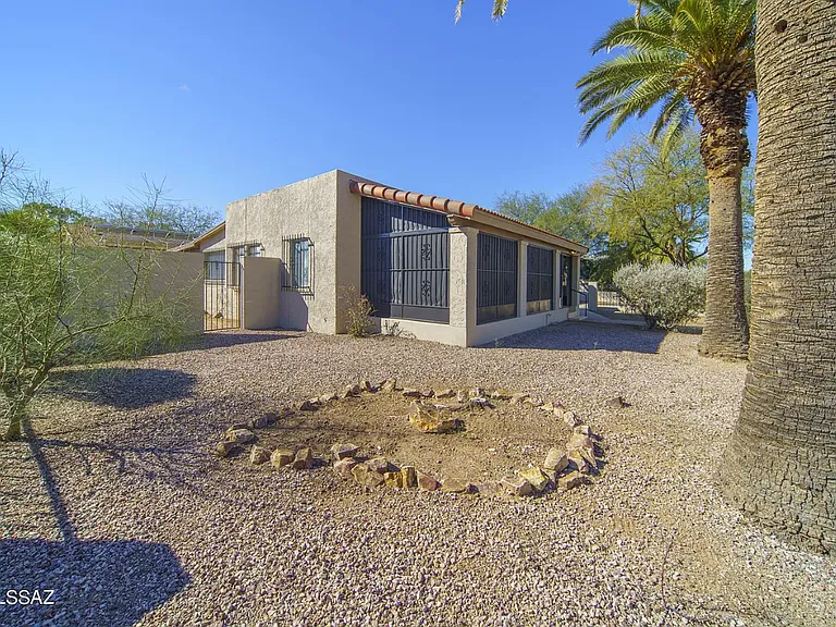 3438 E Lee St — Photo 35