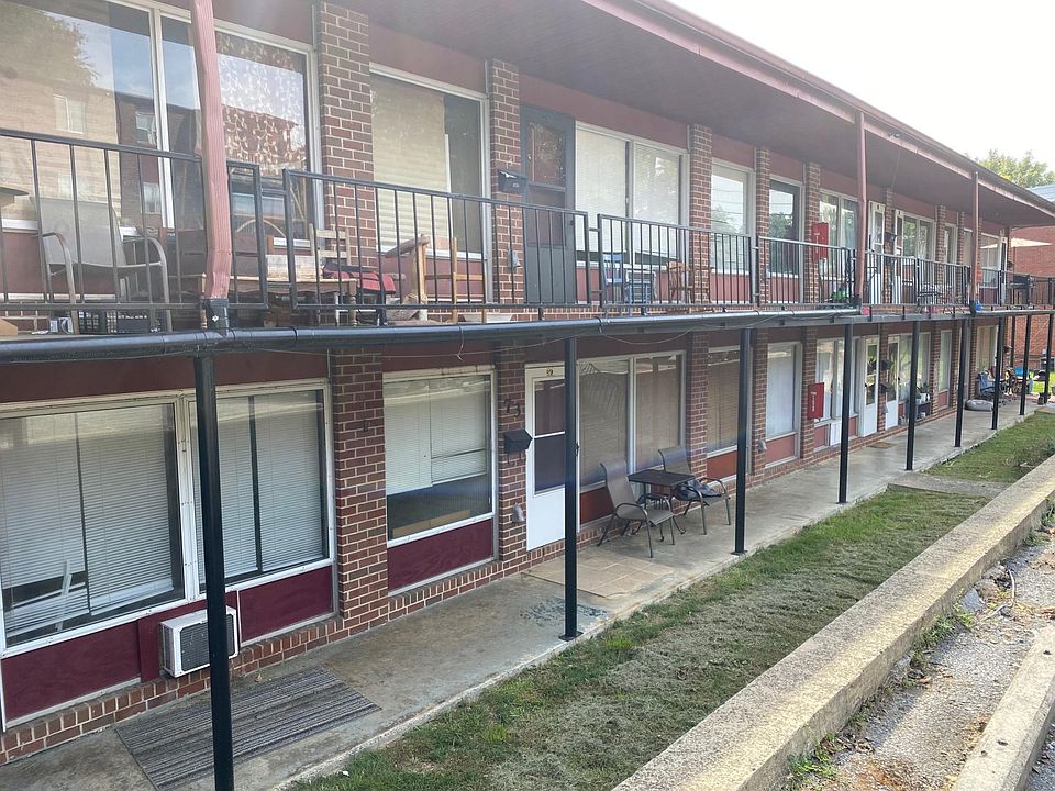 1st image of 377 Heathland Dr
