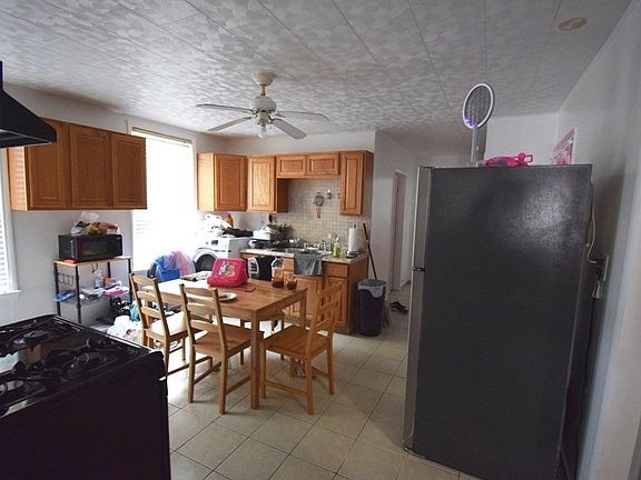 3rd image of 6 Pelham St