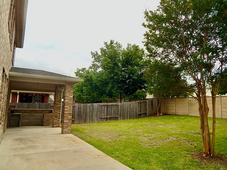 1110 Willowbrook Dr — Photo 30
