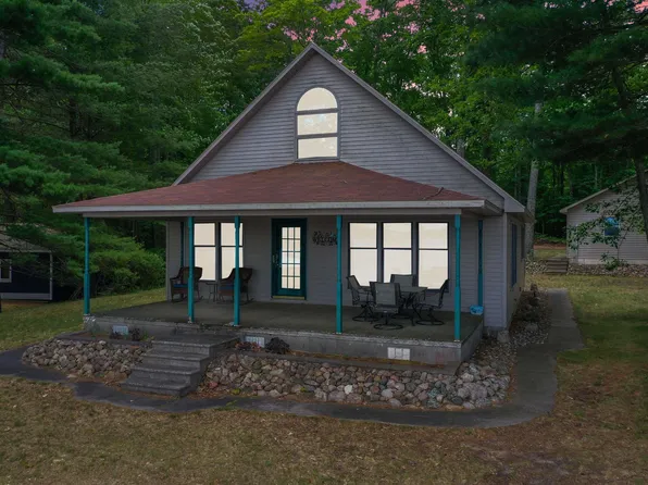 930 S Oak Dr, Lake City, MI 49651