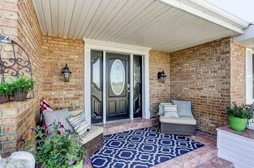 1st image of 100 Highland Lakes Dr