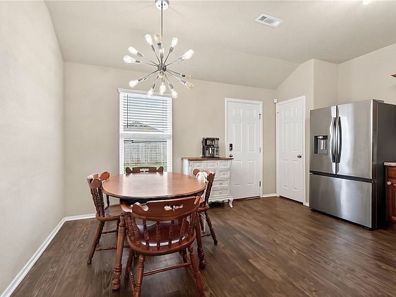 4th image of 729 NW 69th Ave