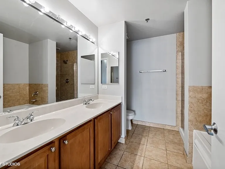 125 E 13th St #1303 — Photo 10