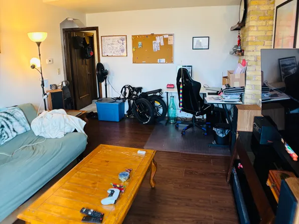 1702 N Farwell Ave #2, Milwaukee, WI 53202