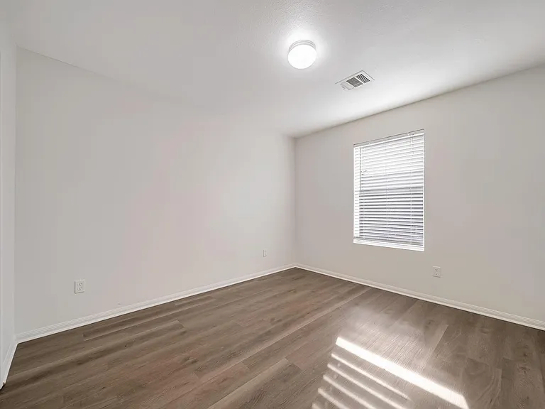 18439 Sunrise Oaks Ct — Photo 23