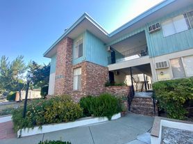 1372-1376 Creekside Dr.