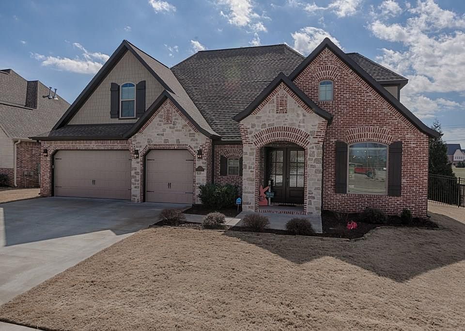 1st image of 3807 SW Lone Oak Ave
