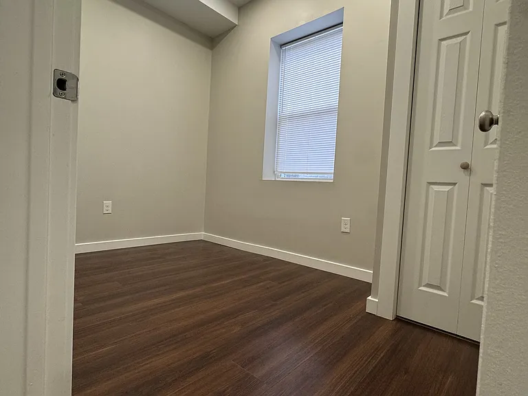 1933 W Huntingdon St #2 — Photo 11