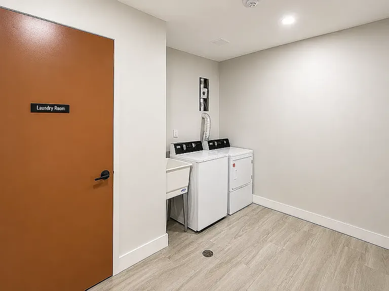 720 De Kalb Ave #8 — Photo 4