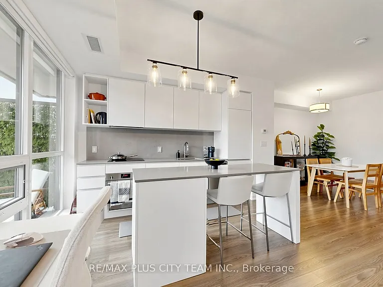 377 Madison Ave #503 — Photo 7