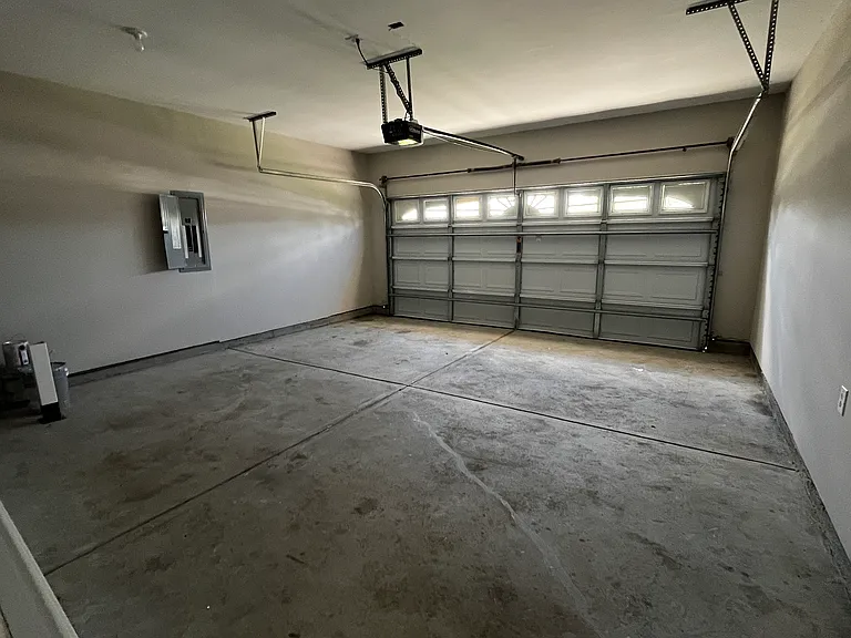 1044 Jade Ln — Photo 11