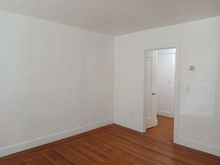 801 Taylor St — Photo 4