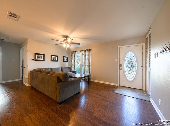 4th image of 241 Ivy Ln