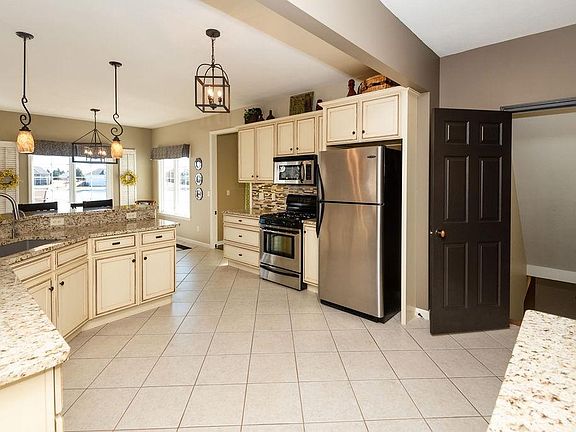 5th image of 4822 Portside Dr