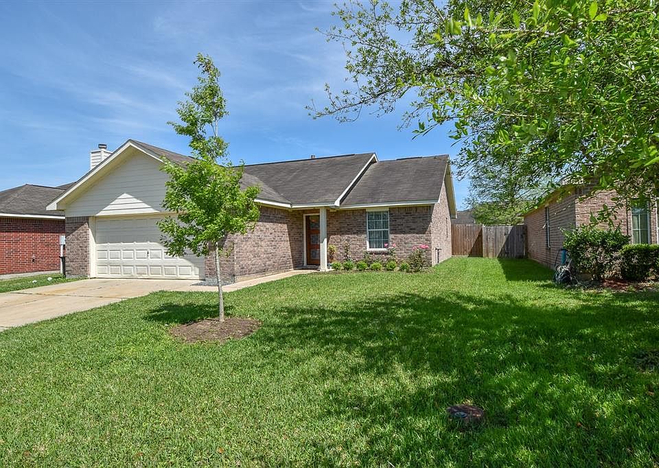 1st image of 237 Rolling Brook Dr