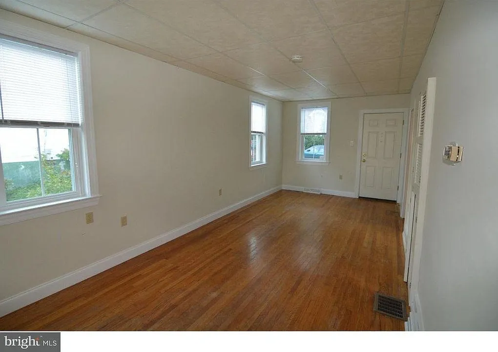 4 bed, 1500 sqft, $2,200 — Photo 4