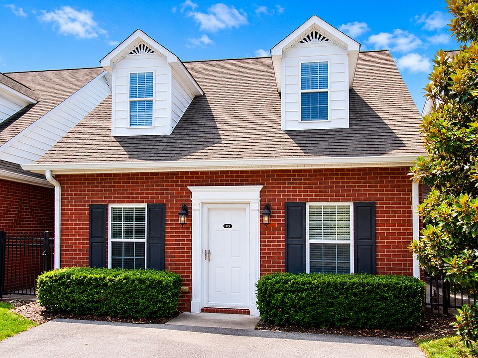 1st image of 899 Magnolia Ct