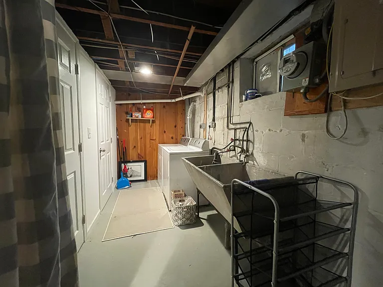In-Unit Washer and Dryer (Shared Area)
