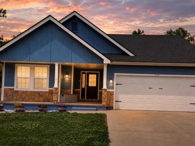 1112 Tamarisk Dr, Leavenworth, KS, 66048