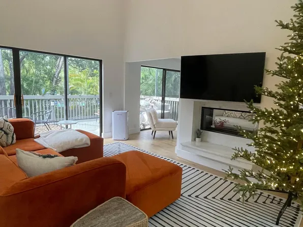 1372 Landings Pt, Sarasota, FL