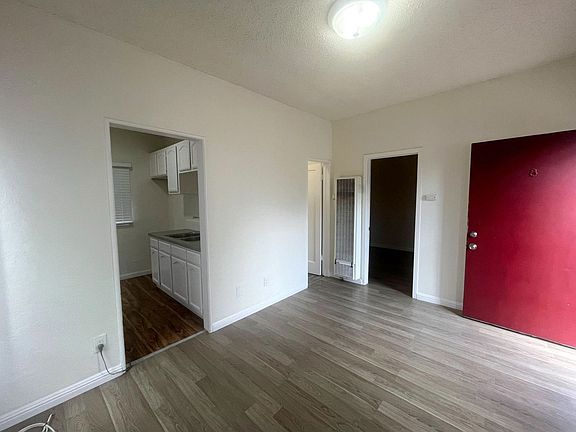 2nd image of 767 E Sunrise Blvd #8