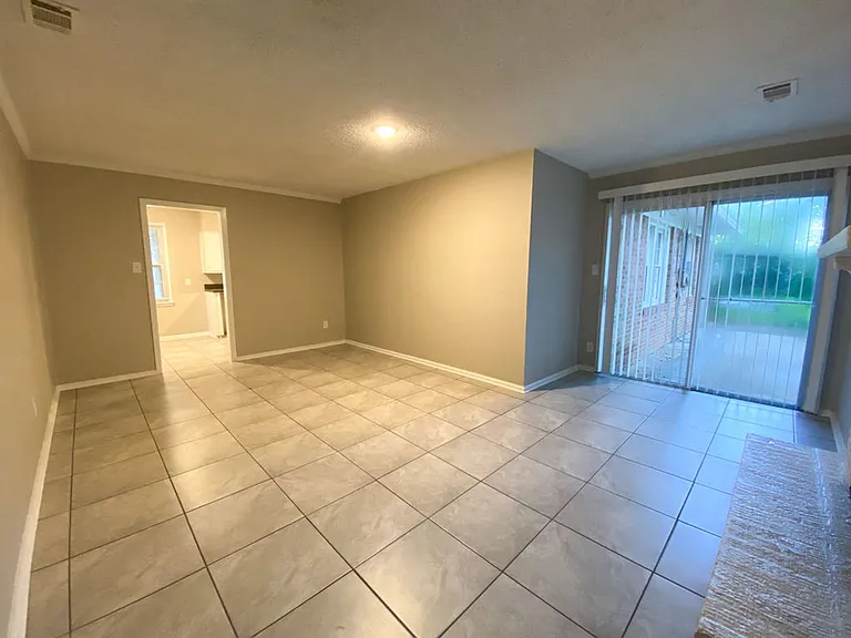 4454 Kimball Ave — Photo 6