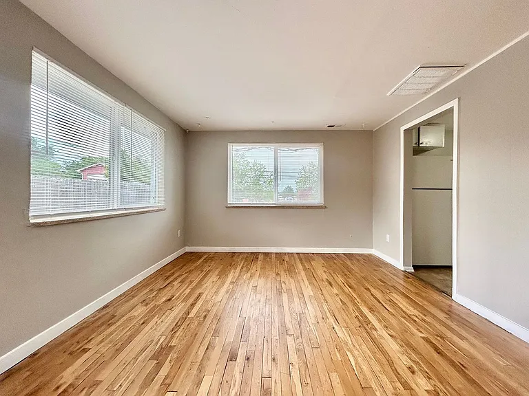 3825 S King Street — Photo 3