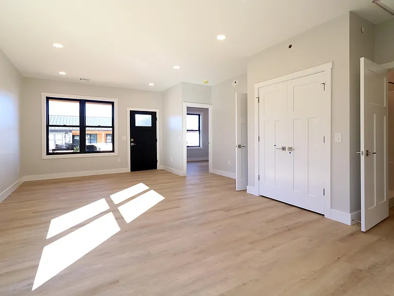 117 Elly Dr — Photo 6
