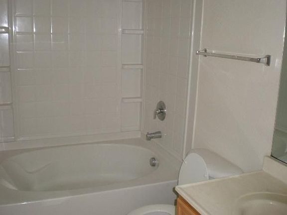 5th image of 1332 Waterford Dr