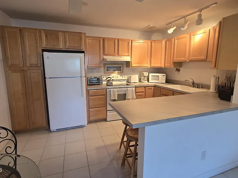210 5th Ave #29 — Photo 3