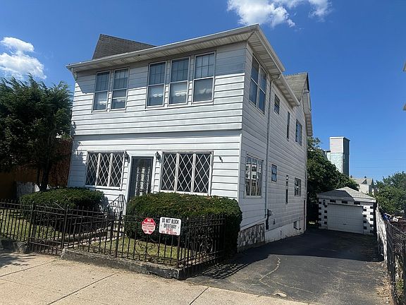 2nd image of 136 Main St