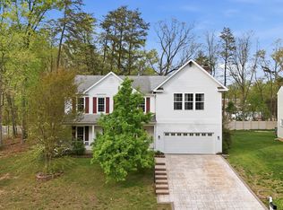 8664 Pohick Forest Ct, Springfield, VA 22153
