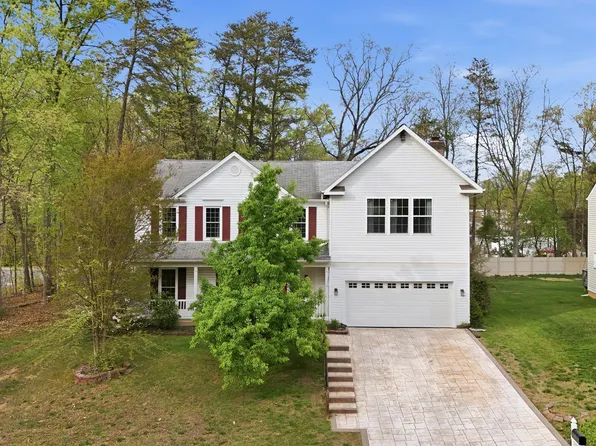 8664 Pohick Forest Ct, Springfield, VA 22153