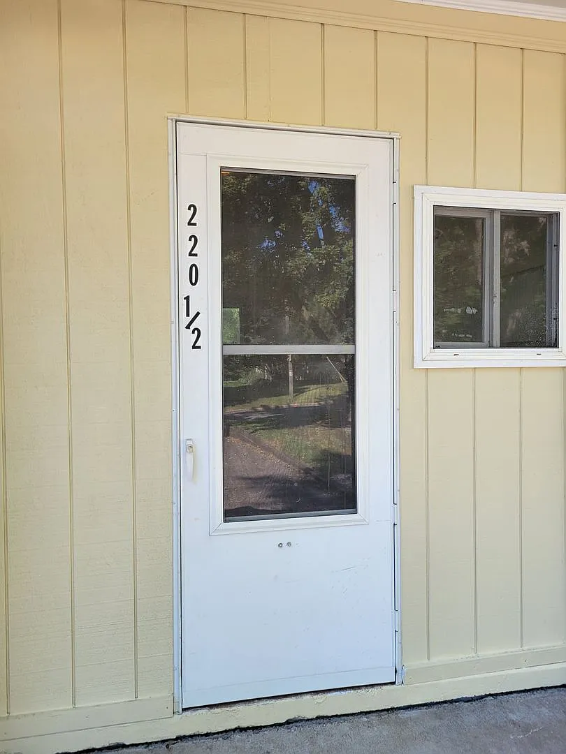 220 Church St — Photo 4