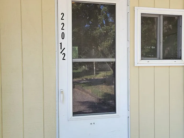 220 Church St — Photo 4