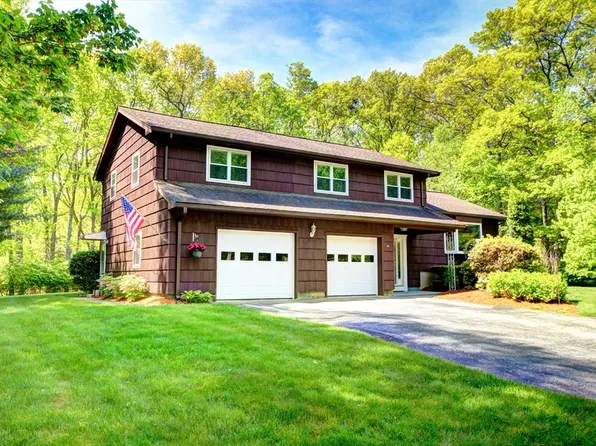 10 Longmeadow Rd, Chelmsford, MA 01824