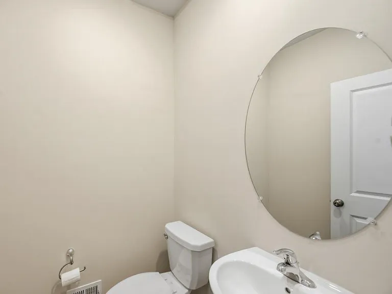 1/2 Bathroom