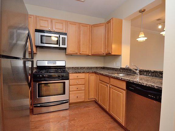 5th image of 38 Maryland Ave #516