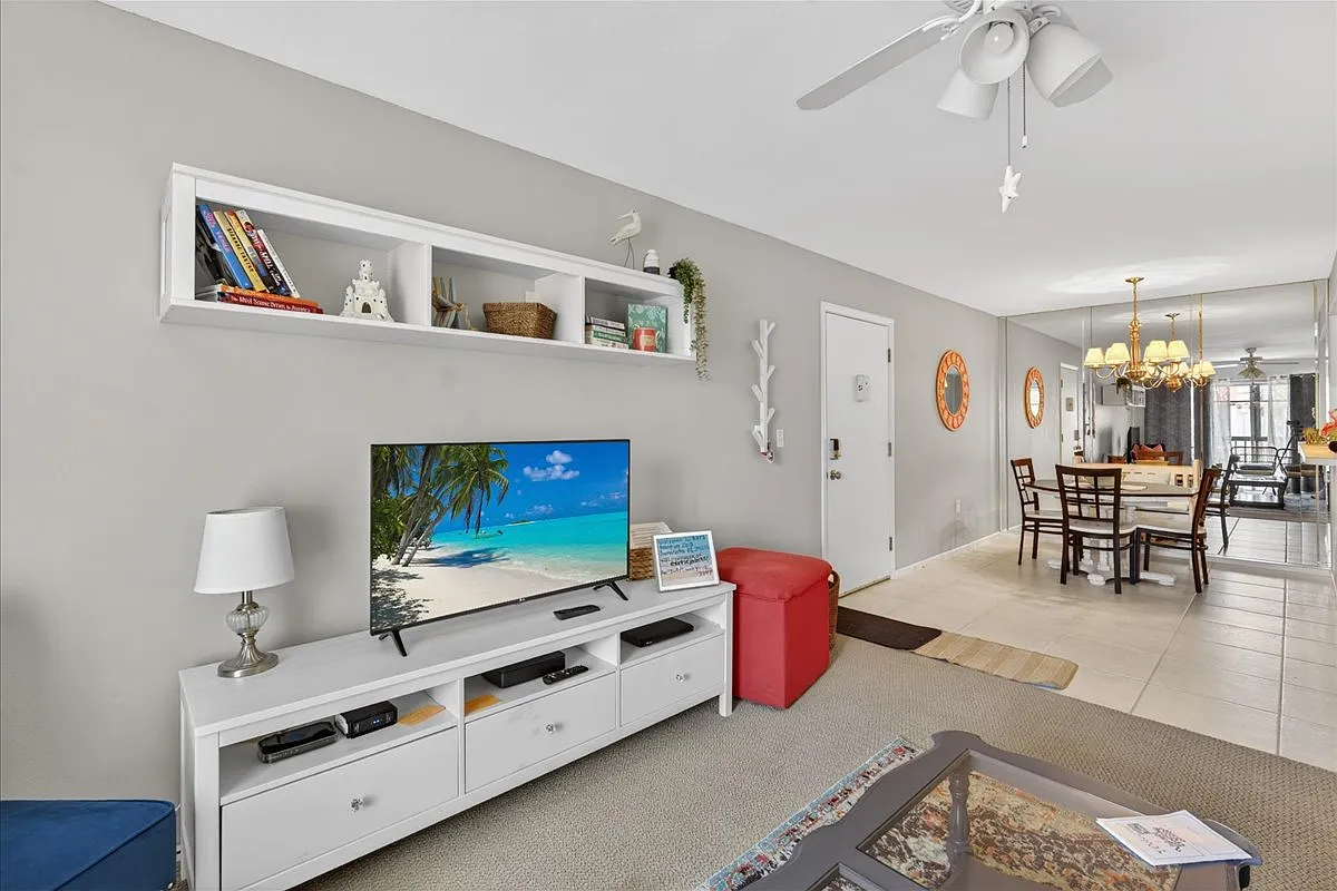 1 bed, 714 sqft, $2,500 — Photo 3