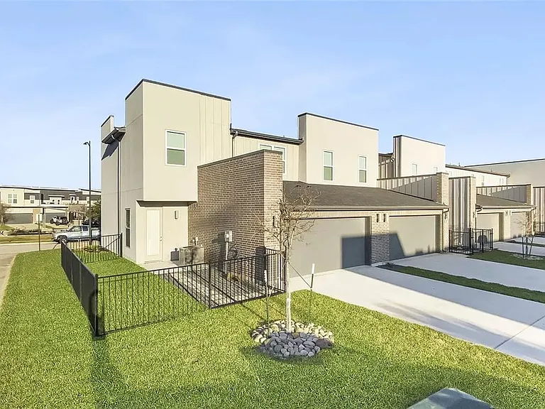 3920 Yukon Ln — Photo 13