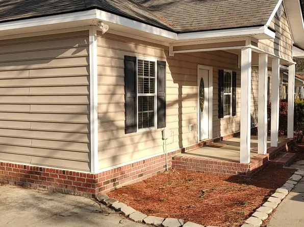 324 Deal St, Hinesville, GA 31313