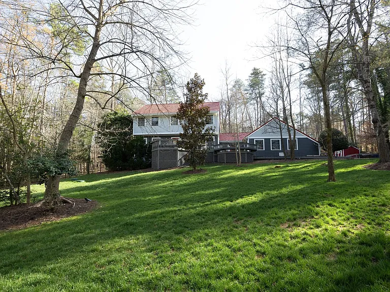 506 Bayberry Dr — Photo 3