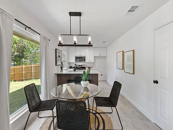 5th image of 9502 Crown Ridge Dr