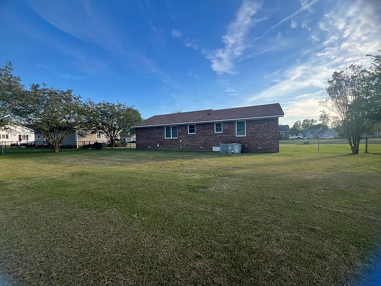 3815 Robin Rd — Photo 33