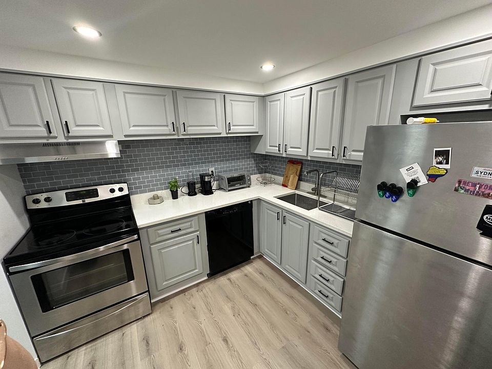 1st image of 500 Executive Center Drive #3h
