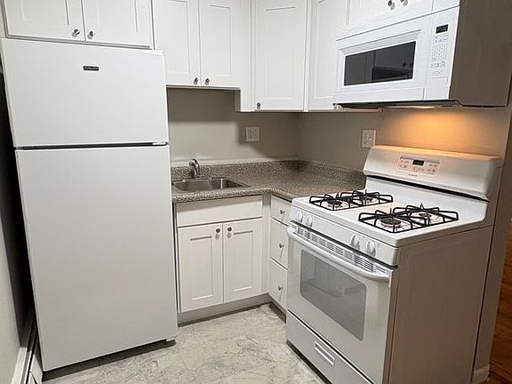 3rd image of 1015 W 35th Ave #W106