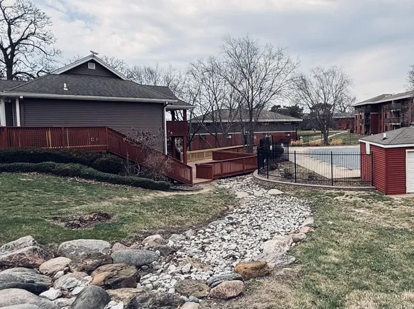 The Pointe on Fleur Apartments