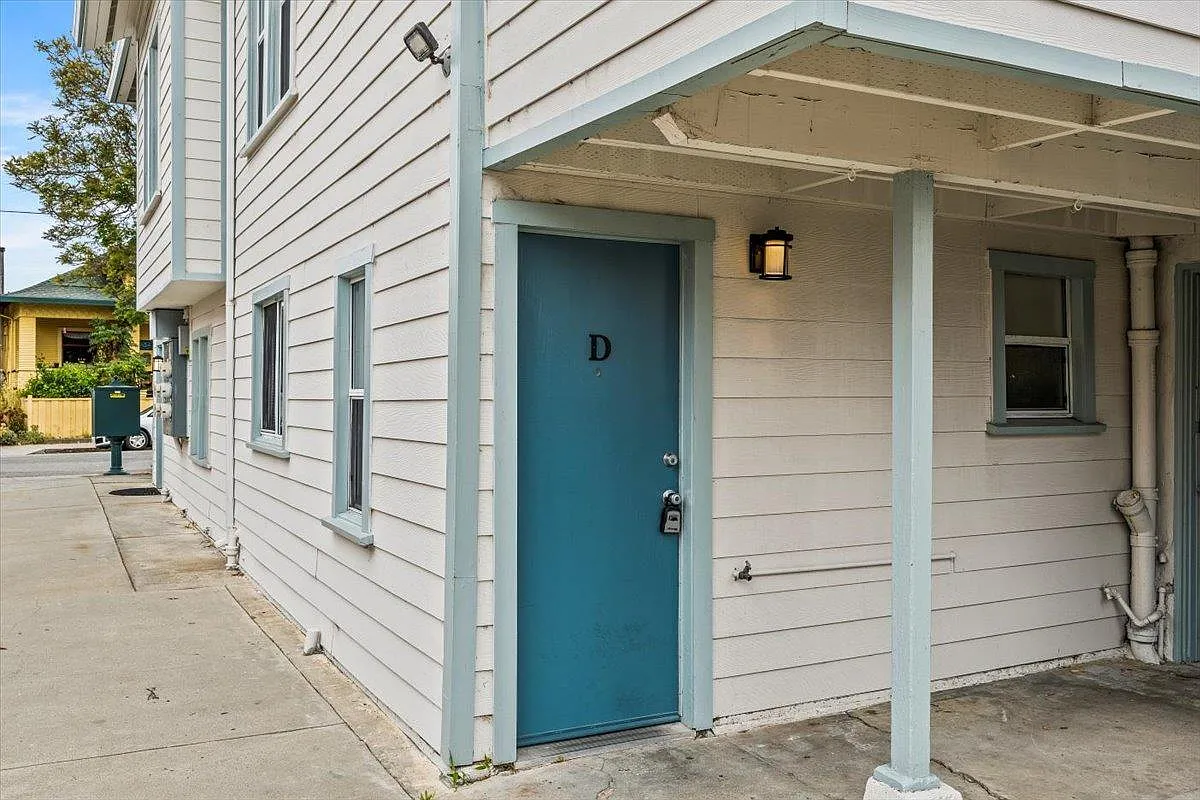 Building Photo - 708 Riverside Ave #D
